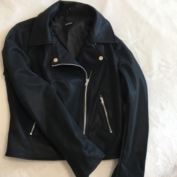 NWOT Girl Gang Black Vegan Leather Jacket with Silver Hardware. Size Medium - Picture 3 of 6